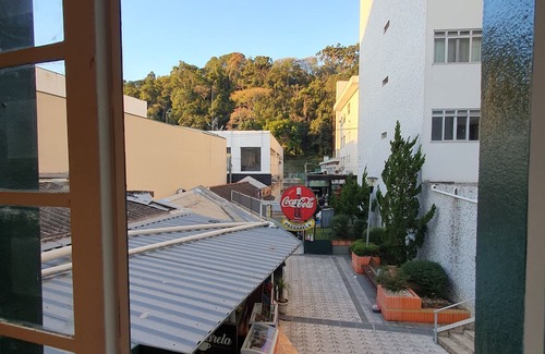 Serra Negra Apartment | Villa Ida, Suíte 02 c/Sala e Copa p/4 Pessoas