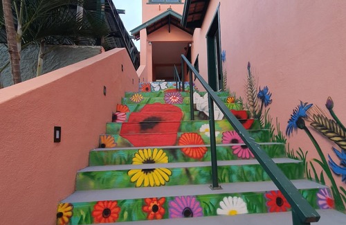 Serra Negra Apartment | Villa Ida, Suíte 02 c/Sala e Copa p/4 Pessoas