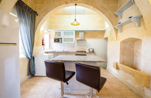 Victoria Villa | Girardu - Victoria Holiday Home