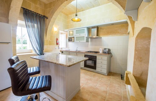 Victoria Villa | Girardu - Victoria Holiday Home