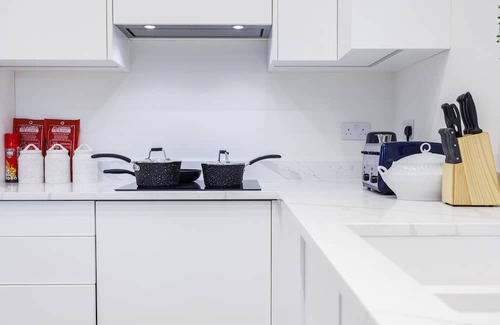 Gerrards Cross House | Lux Smart Home | New Build | Parking | Families