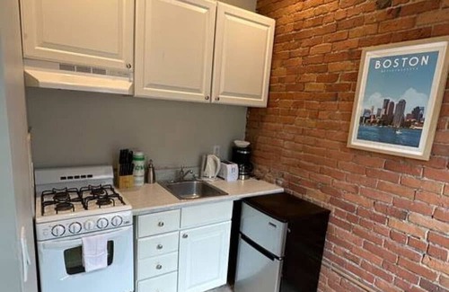 Prudential - St. Botolph Apartment | Peaceful Back Bay Studio