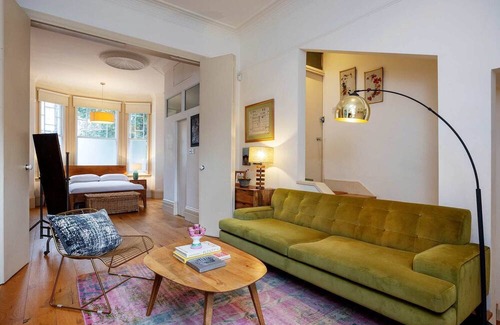 Kilburn House | Visual Poetry, by Veeve