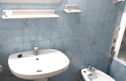 La Linea de la Concepcion Apartment | Homerez - Appartement 500 m away from the beach for 5 ppl. with sea view