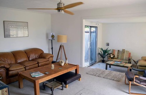 Opunake House | Oceanview in Taranaki
