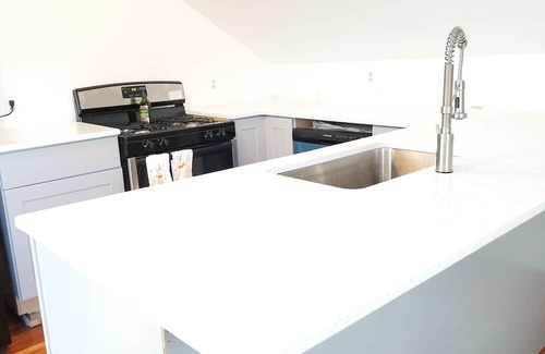 Fifth Ward Apartment | Coastal 2 bed with a view