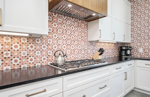 New Braunfels House | Porter Haus at Camp Warnecke*Direct Comal River Access*Walk to Downtown NB