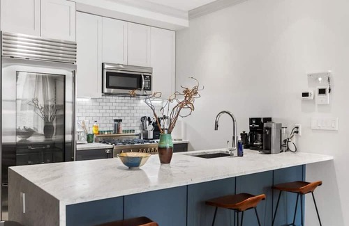 Central Park South Apartment | Linden Place II by Rove Travel | Designer 3BR Apt