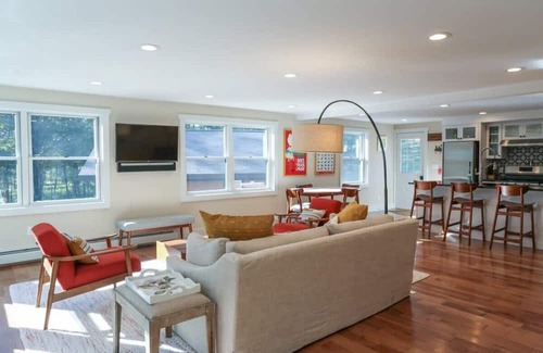 Jeffersonville House | Journeys End - Bright & Airy near Livingston Manor