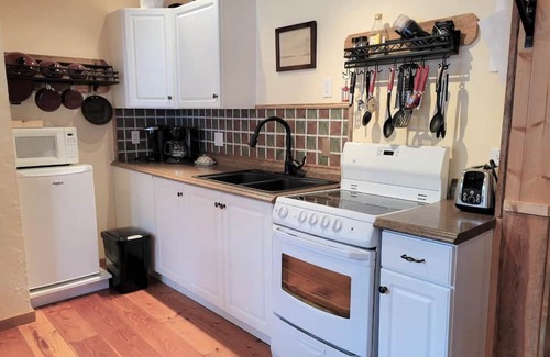 East Kootenay Cabin | Cozy, private, ranch cabin in the beautiful East Kootenay's