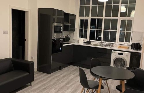 Offerton Apartment | Stylish modern 2 bedroom flat 6B