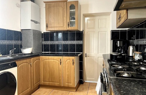 Marlborough House | Relax & Explore 3bed Home with Easy London Access