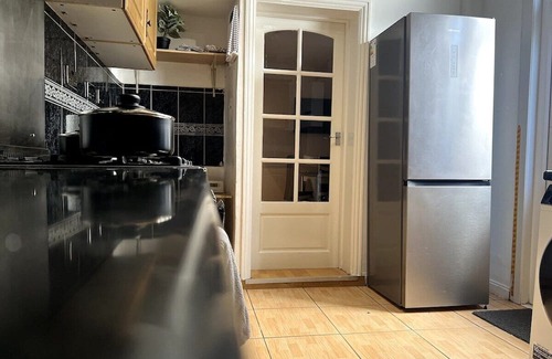 Marlborough House | Relax & Explore 3bed Home with Easy London Access