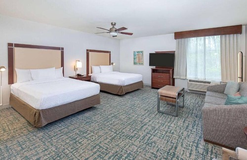Sandy Springs Hotel | Perimeter Center Queen Studio | 4 Units w/Free Breakfast, & Indoor Pool Access!