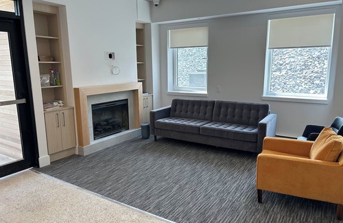Saint John Apartment | Modern 1–BR Apartment near St. Joseph’s Hospital, Walk to Uptown, AC & Parking