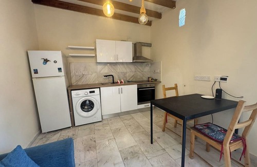 Marathounta House | Charming Cyprus Getaway in Páfos - Garden View Holiday House