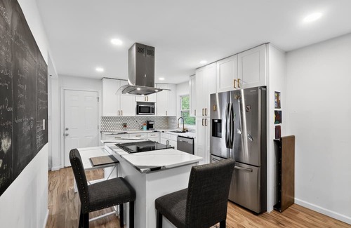 Woodbridge House | NEW! Spacious Getaway Near DC & Potomac River