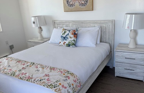 Misquamicut Hotel | Charming 1-bedroom hotel in enchanting Westerly with a beautiful ocean view