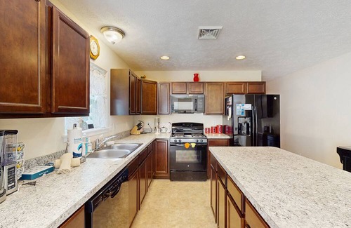 Long Pond House | Spacious dog-friendly house with private W/D, wifi - community amenities