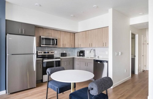 Redmond Apartment | Blueground | Willow - Rose Hill, rooftop, nr Park