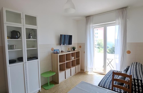 Uscio Apartment | Holiday Home 'Uscio Natura' with Mountain View, Wi-Fi and Air Conditioning
