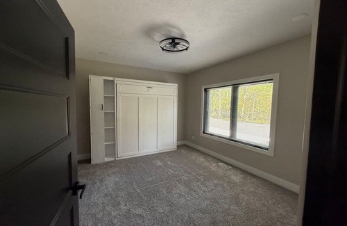 Canadian Lakes House | Charming 4-bedroom house in lovely Stanwood, MI