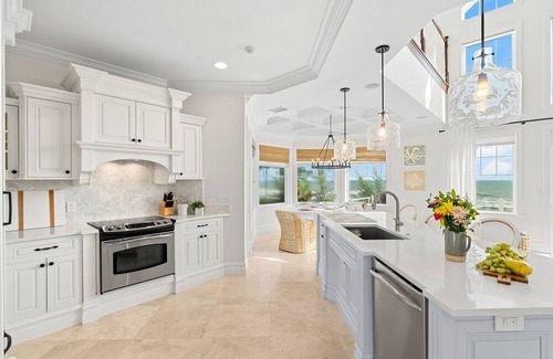 Melbourne Beach House | Stunning Melbourne Beach Oceanfront House W/Private Fire Pit, Dock, & Spa-Like Pool! 🌴