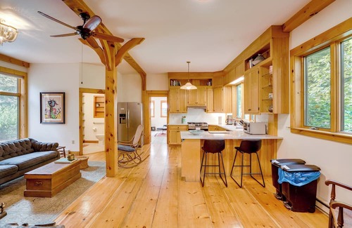 Hawley House | Secluded Family Getaway w/On-Site Creek in Hawley