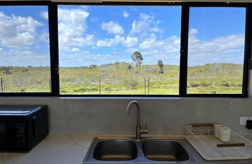 Karakin House | Blue Horizon Retreat-Outdoor Sauna & Ocean Views - 10 mins from Lancelin