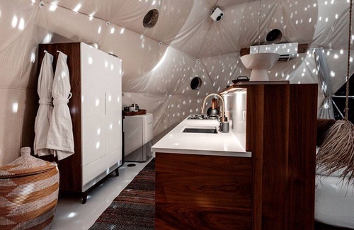 Fischer Cabin | Exquisite Luxurious Dome with Outdoor Shower and Private Pool in Texas