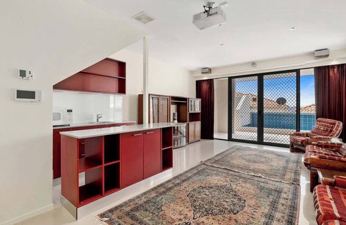 Sandy Bay House | The View – 6BR, 4BA Luxury Home + Separate Studio
