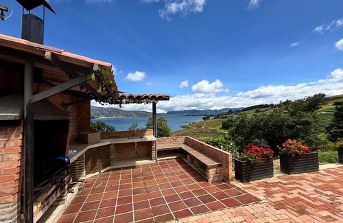 Aquitania Cottage | Entire cabin in front of Lake Tota - Villa Benilda