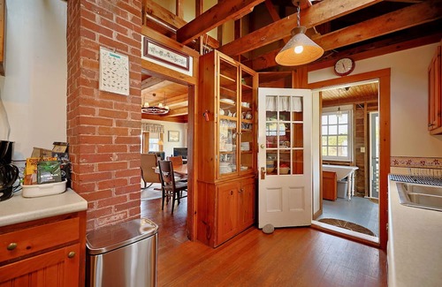 West Boothbay Harbor Cottage | Quiet Oceanfront Cottage with Dock