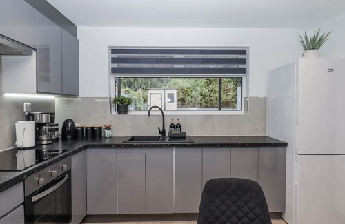 Tiverton Cottage | MILANA, with hot tub in Tiverton