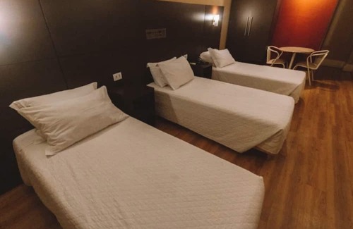 Republica Hotel | Vibrant São Paulo Getaway – Spacious Triplo Twin w/WiFi, 24h Reception + Gym