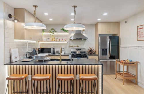 Southwest Anaheim Villa | Magical Villa - 10 BEDS - Disneyland & SoCal Gems- Luxury Stays