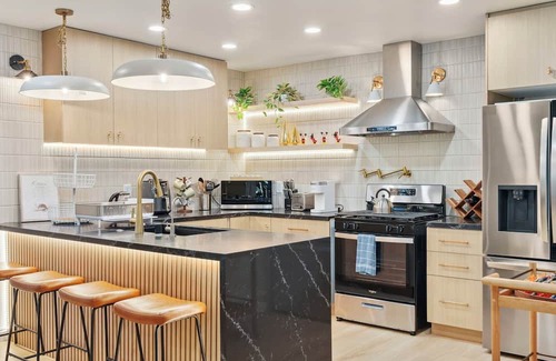 Southwest Anaheim Villa | Magical Villa - 10 BEDS - Disneyland & SoCal Gems- Luxury Stays