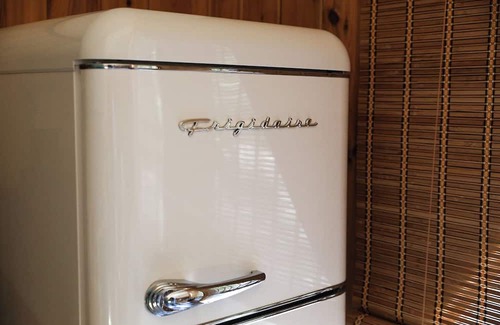 Mount Baldy Cabin | The Olivewood | 70s A-Frame + Sauna + Movie Screen + 5 min walk to ski lift!