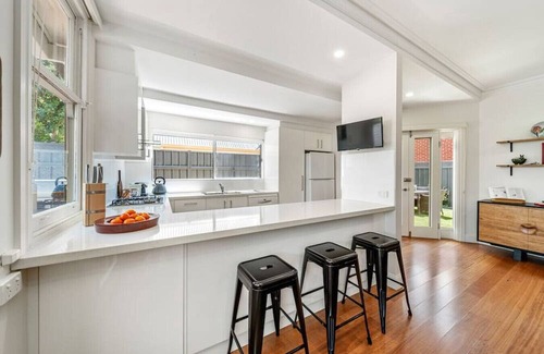 Parkside House | Waratah Cottage 1910 - Boutique