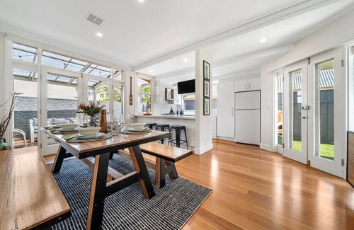 Parkside House | Waratah Cottage 1910 - Boutique