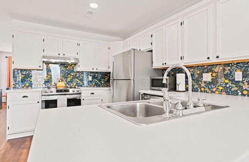 Richmond Apartment | Stylish, Fully Furnished Apartments - Comfort and Convenience, Just Like Home