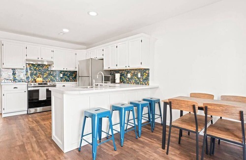 Richmond Apartment | Stylish, Fully Furnished Apartments - Comfort and Convenience, Just Like Home