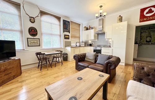 Shoscombe Apartment | Flat 1, Waterloo Apartments