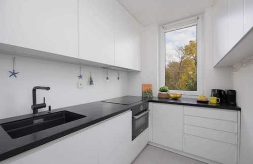 Saska Kepa Apartment | Afrykańska 12 Warszawa | Spacious Apartment with Desk and Bathtub