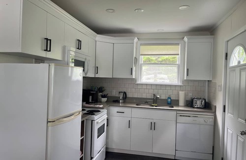 Masons Point Cottage | Soothing cottage with AC in Head Of Saint Margarets Bay. Ocean view