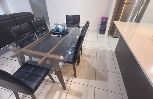 Logan Reserve House | 4 Bedroom 2 bathroom house between Brisbane and Gold Coast