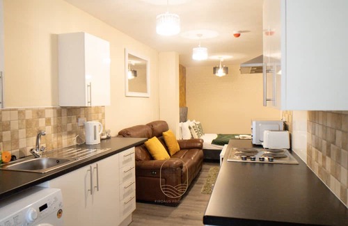 Huddersfield Apartment | Firdaus Central Huddersfield - Studio No.10