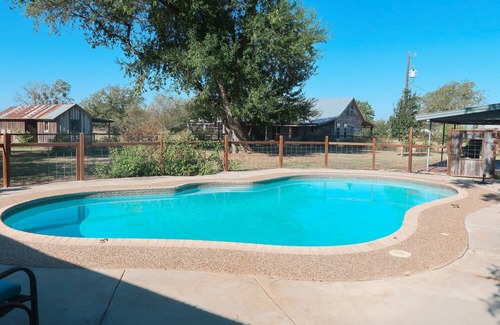 Webberville House | Beautiful 4-bedroom home in Webberville