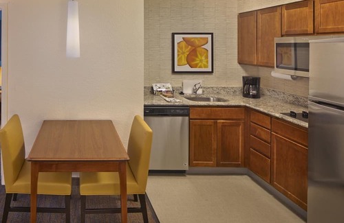 Avon Apartment | Comfort and Convenience! 4 Cozy Units w/Free Breakfast and Parking!