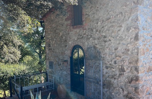 Massa Marittima Apartment | Dependance Apartment with Shared Pool and Garden